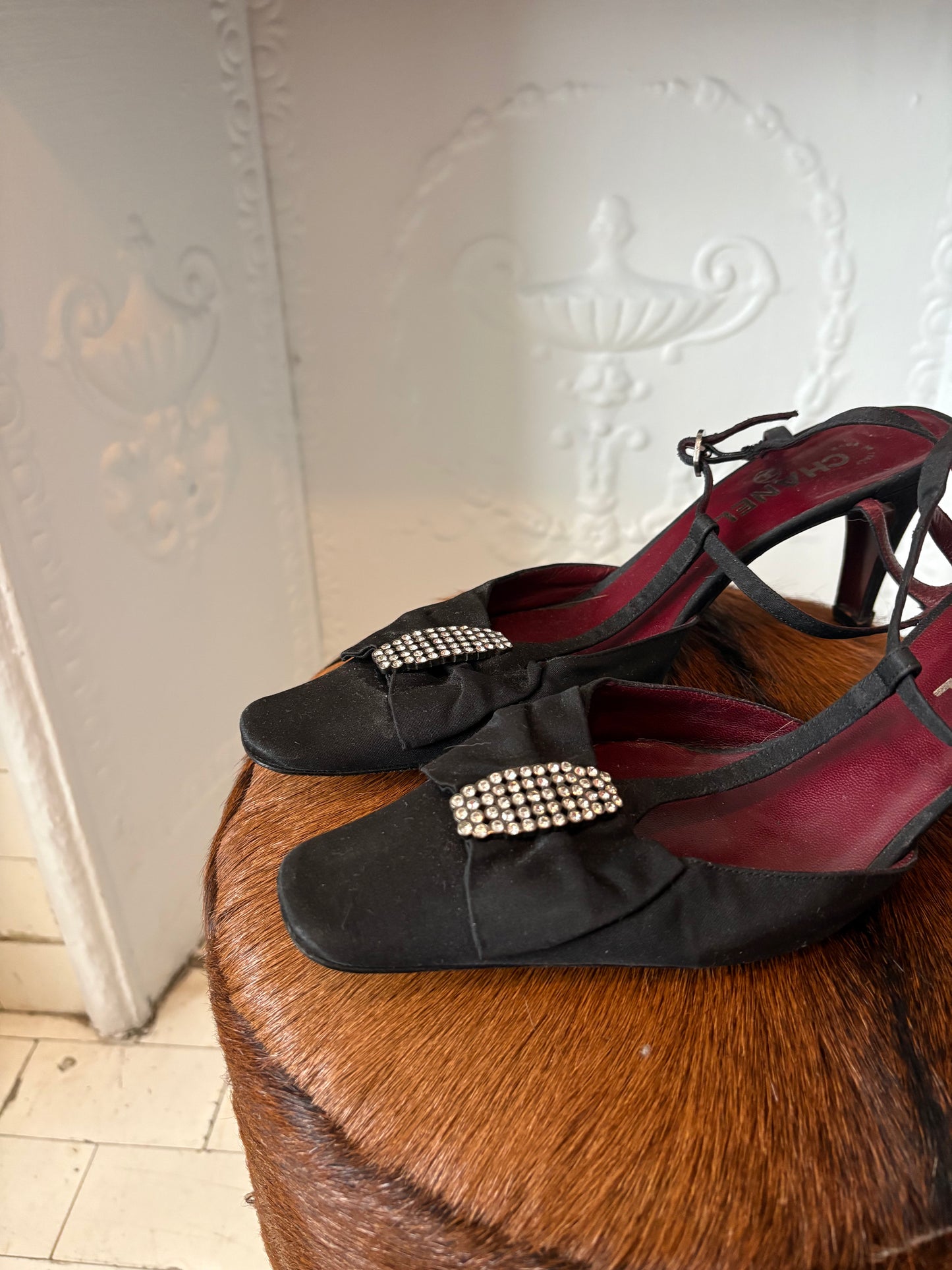 Vintage Chanel Black Satin Crystal Slingback Heels – Made in Italy – Size 40